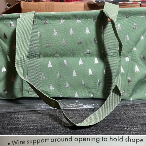 Bundle Stylish Red And Green Patterned Tote Bag - Picture 2 of 4